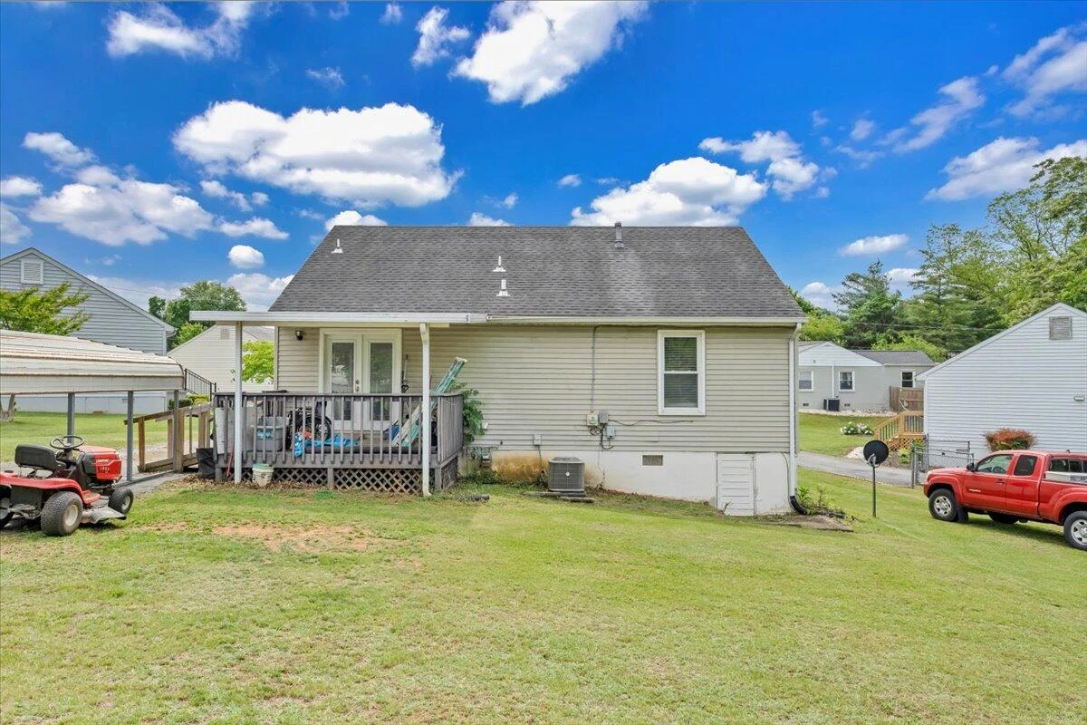 3125 Birchlawn AVE - Photo 23