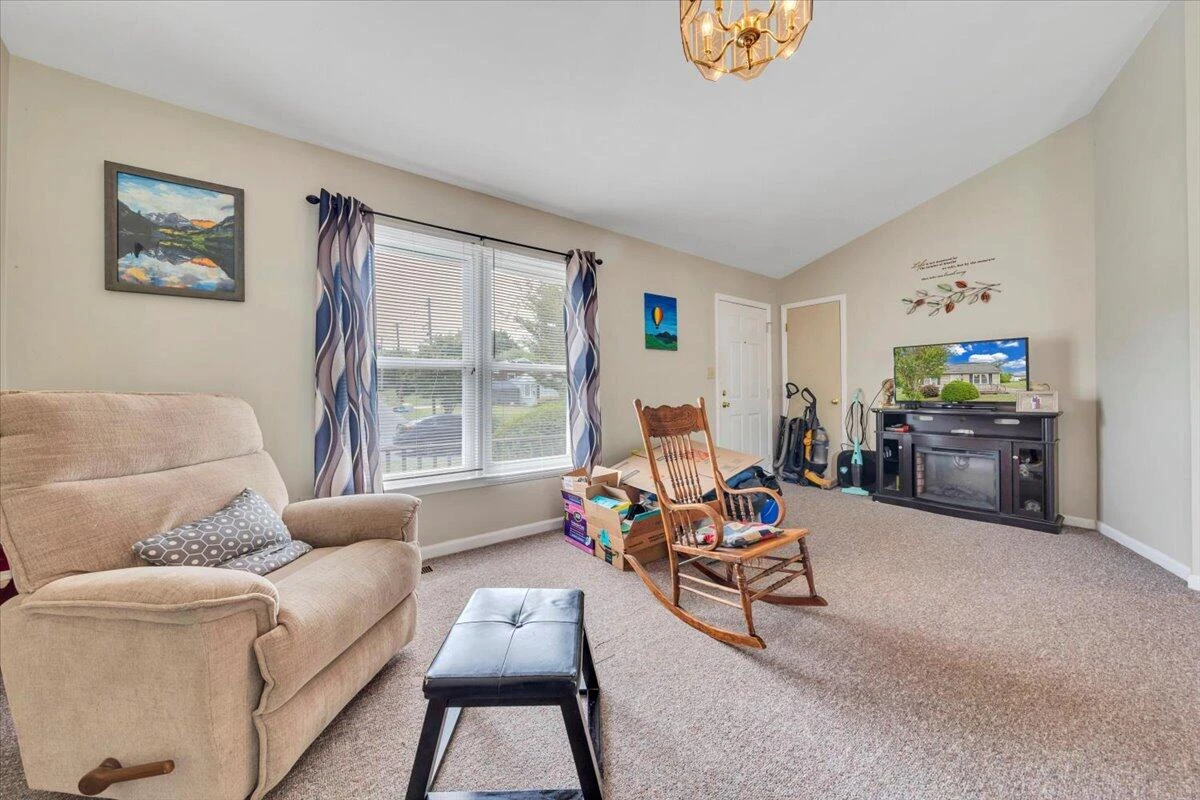 3125 Birchlawn AVE - Photo 5