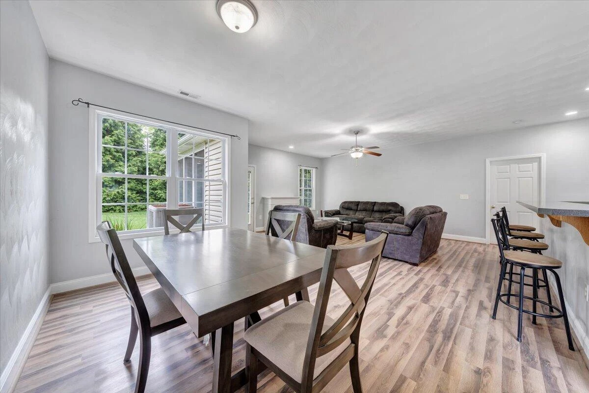 202 Cypress CT - Photo 12