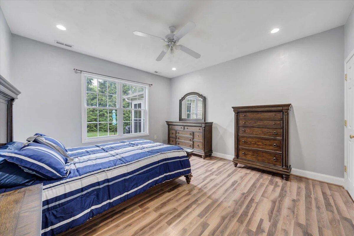 202 Cypress CT - Photo 18