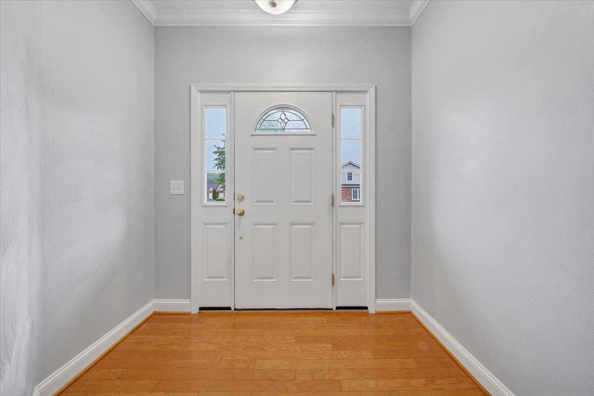202 Cypress CT - Photo 2