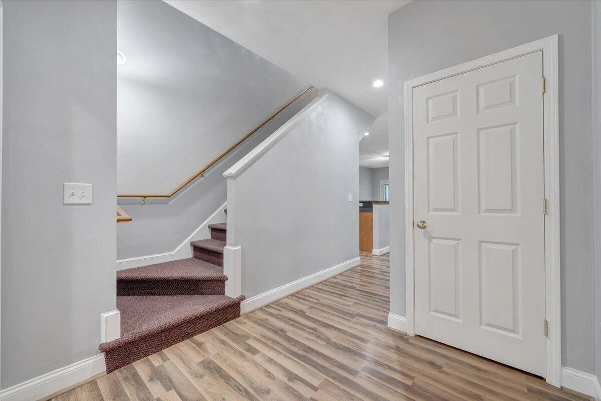 202 Cypress CT - Photo 3