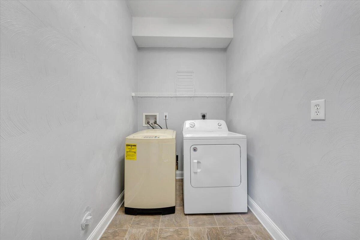 202 Cypress CT - Photo 33