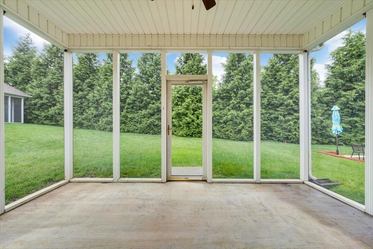 202 Cypress CT - Photo 35