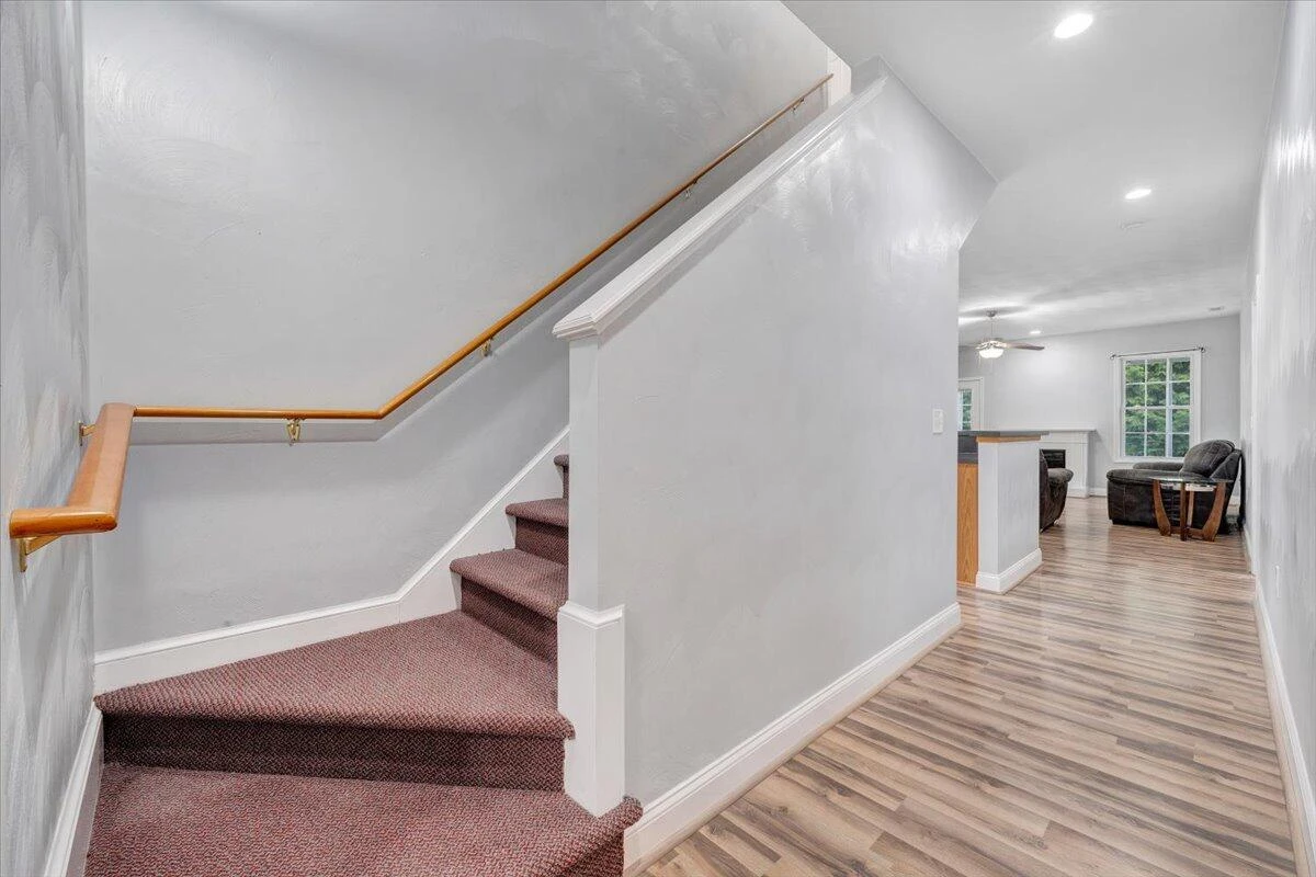 202 Cypress CT - Photo 4