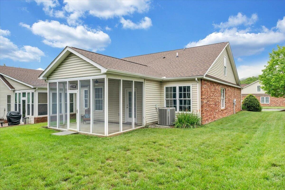 202 Cypress CT - Photo 44