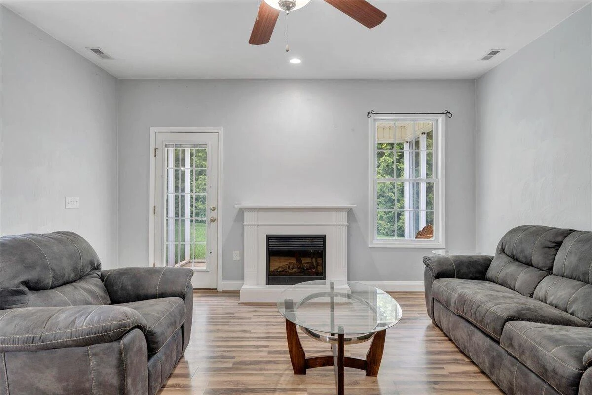 202 Cypress CT - Photo 6