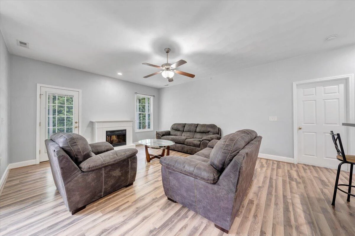 202 Cypress CT - Photo 7