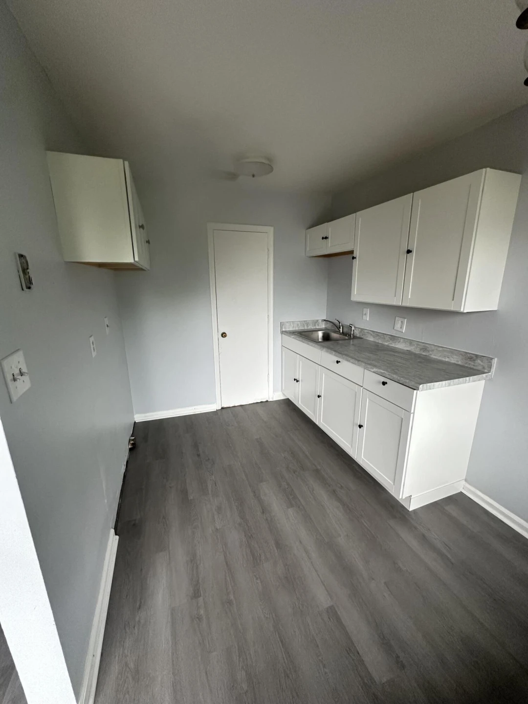 1607 Wayne ST - Photo 6