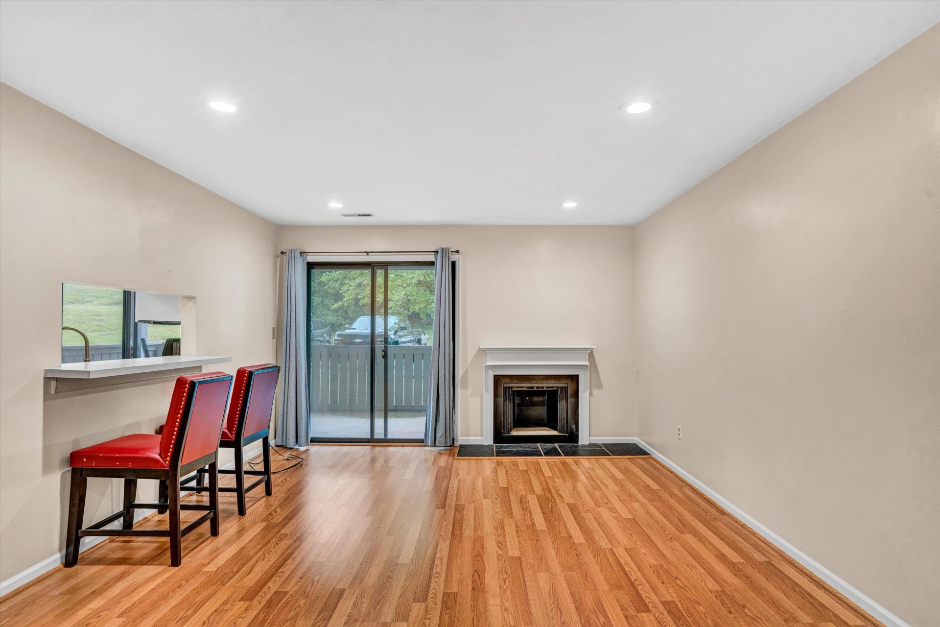 2501 Gatehouse LN - Photo 4