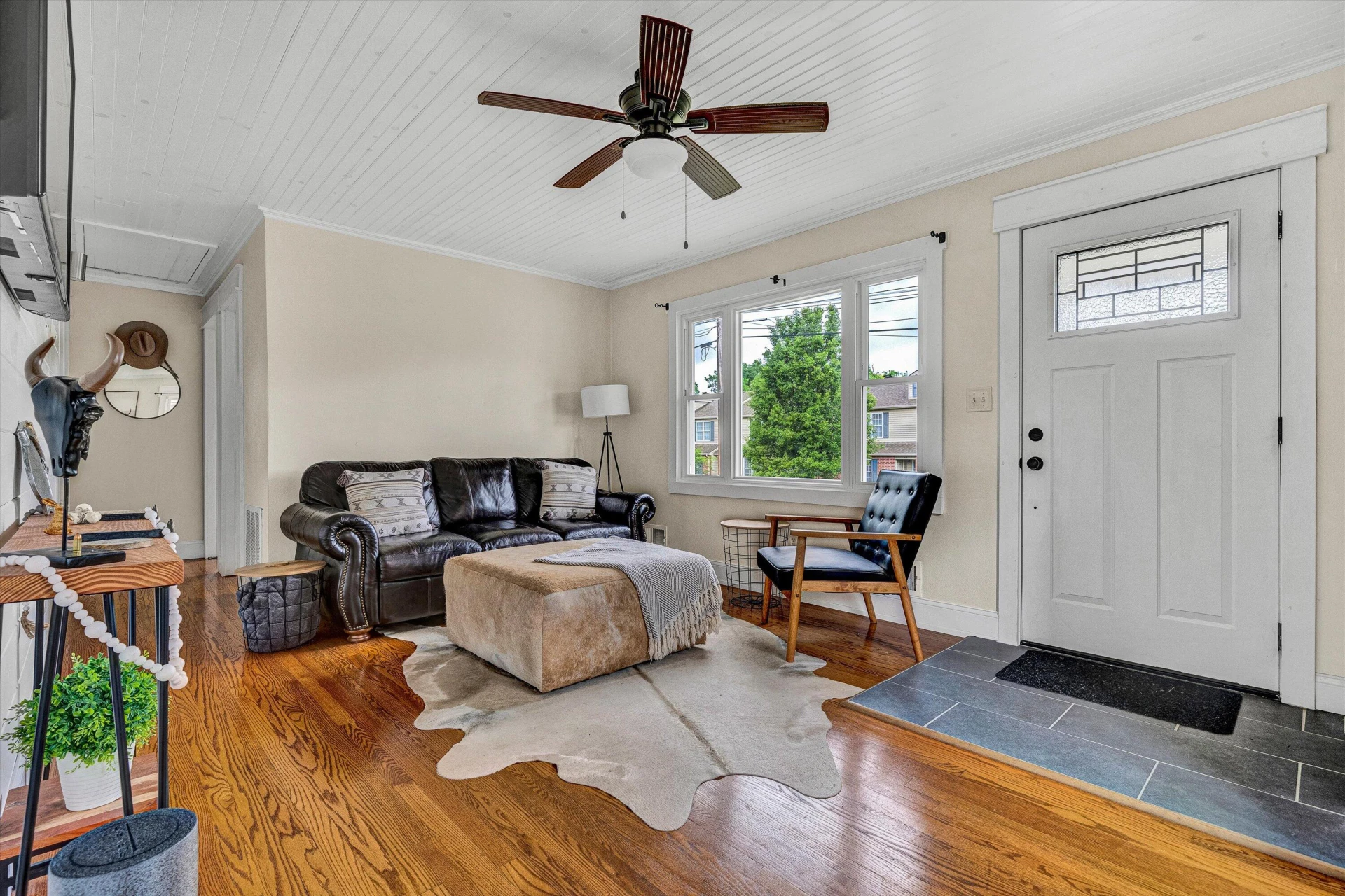 216 Ross ST - Photo 3