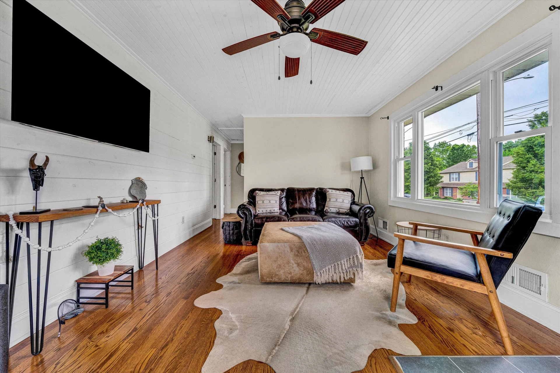 216 Ross ST - Photo 4