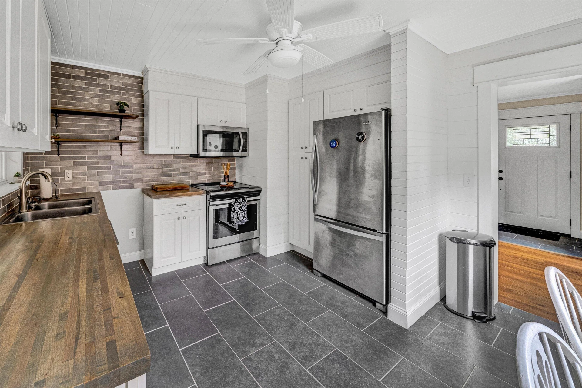 216 Ross ST - Photo 6