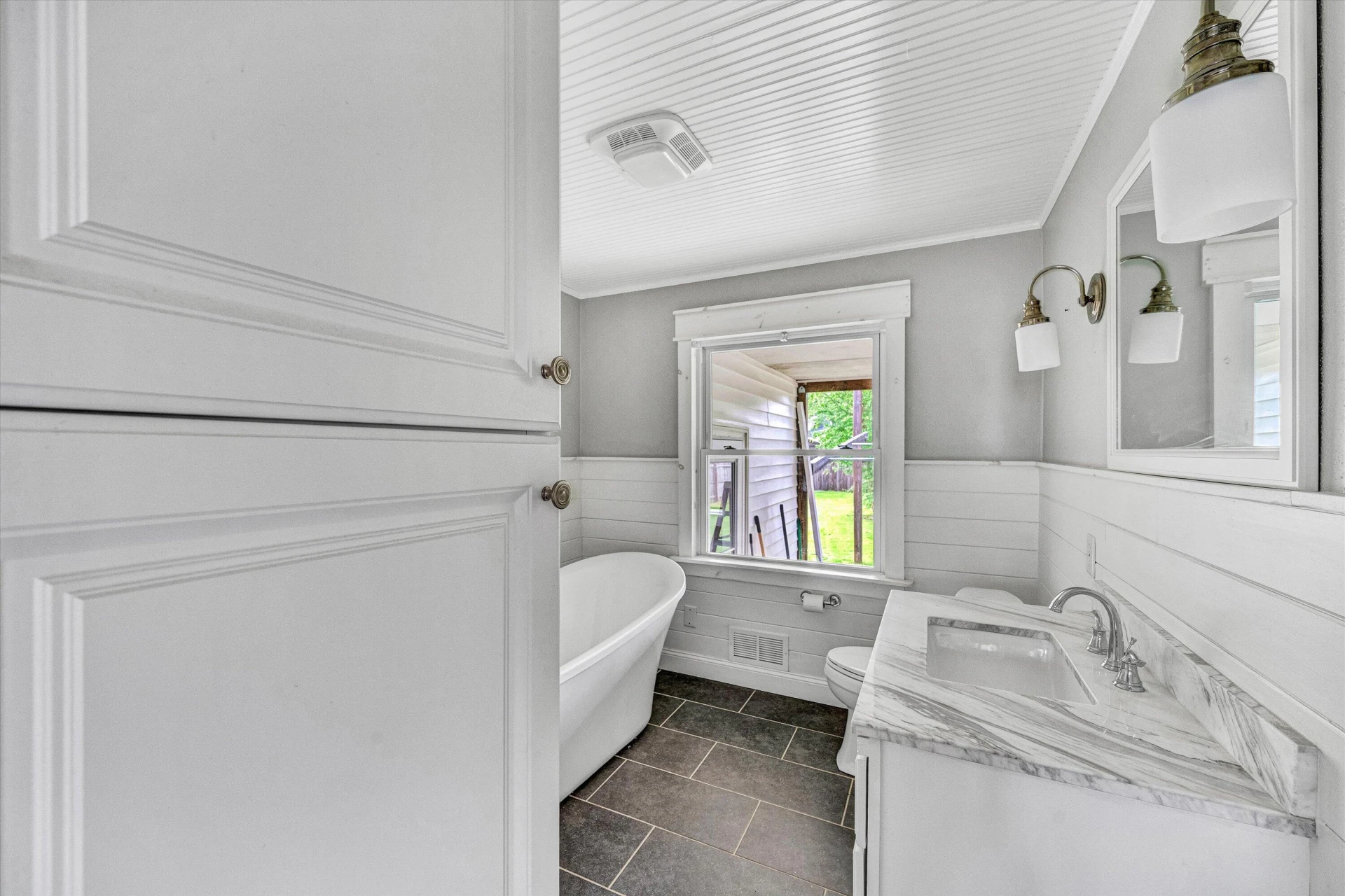 216 Ross ST - Photo 9