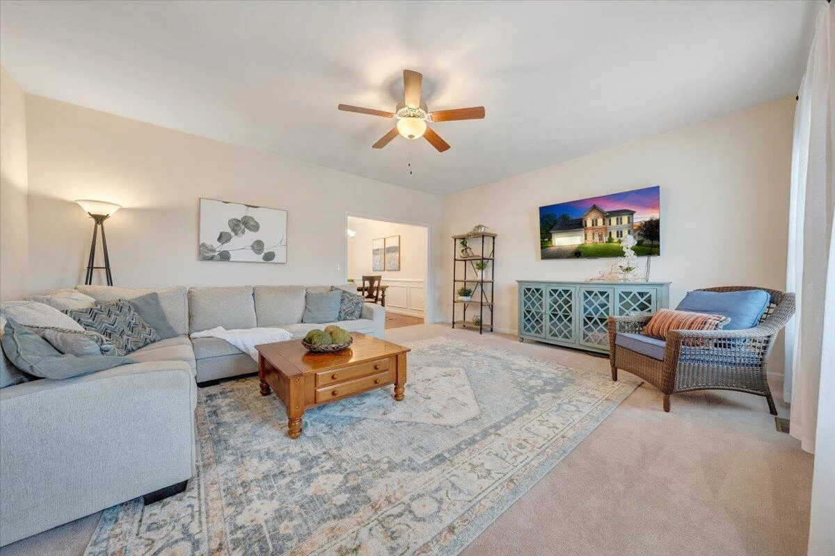 208 Edgemere DR - Photo 14