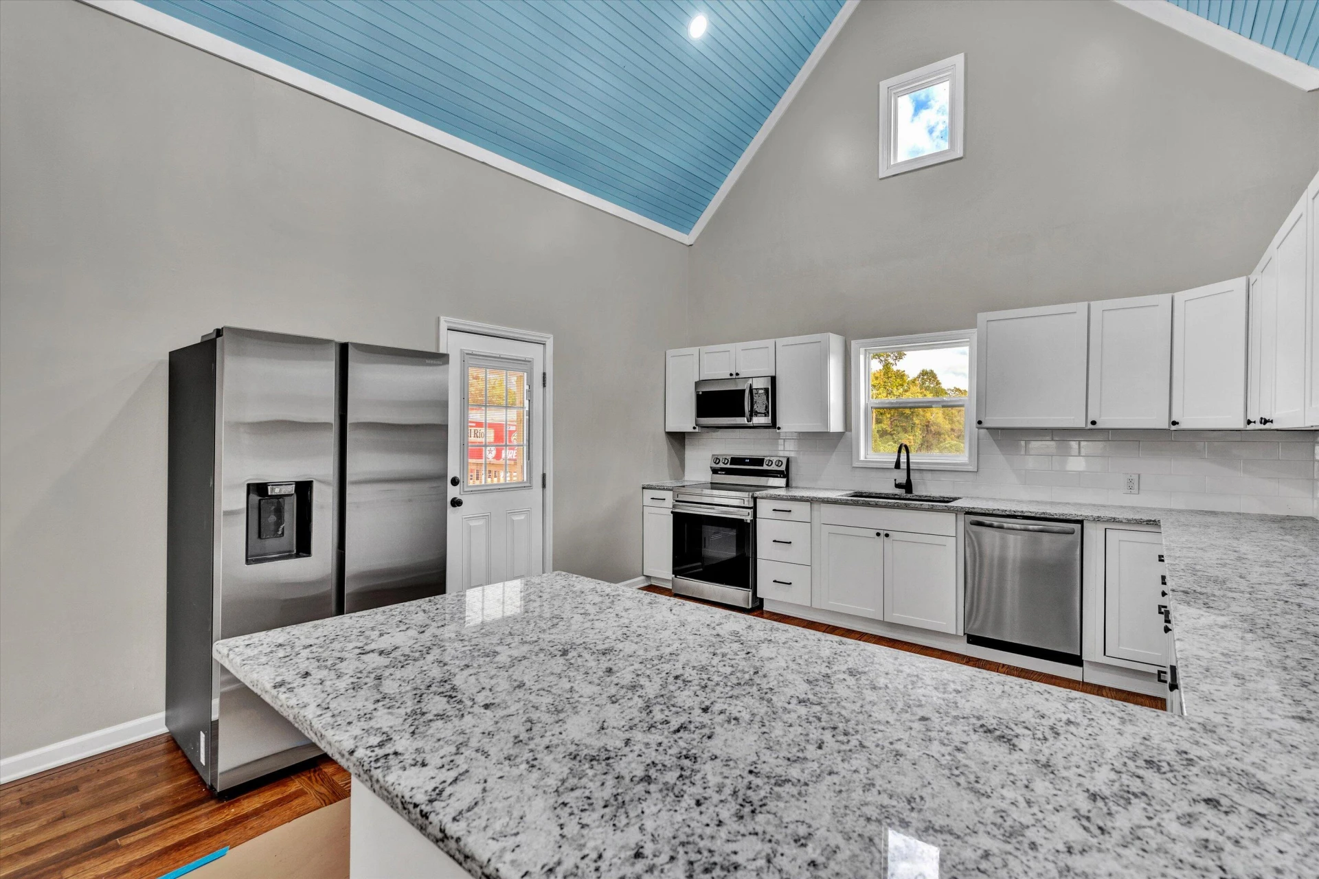 475 SOUTH MAIN ST - Photo 3