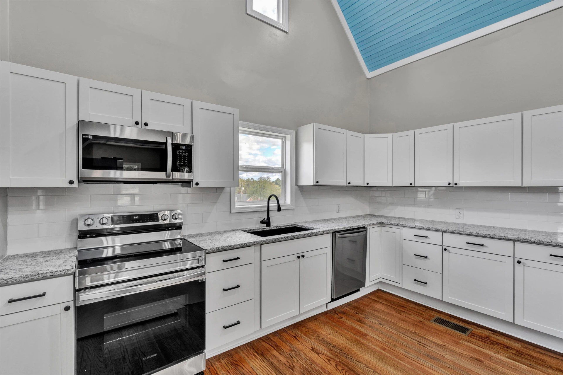 475 SOUTH MAIN ST - Photo 4