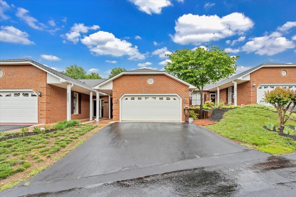 2521 Feather Garden CIR