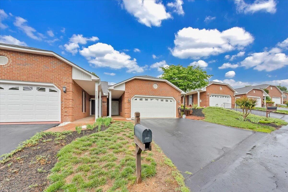 2521 Feather Garden CIR - Photo 40