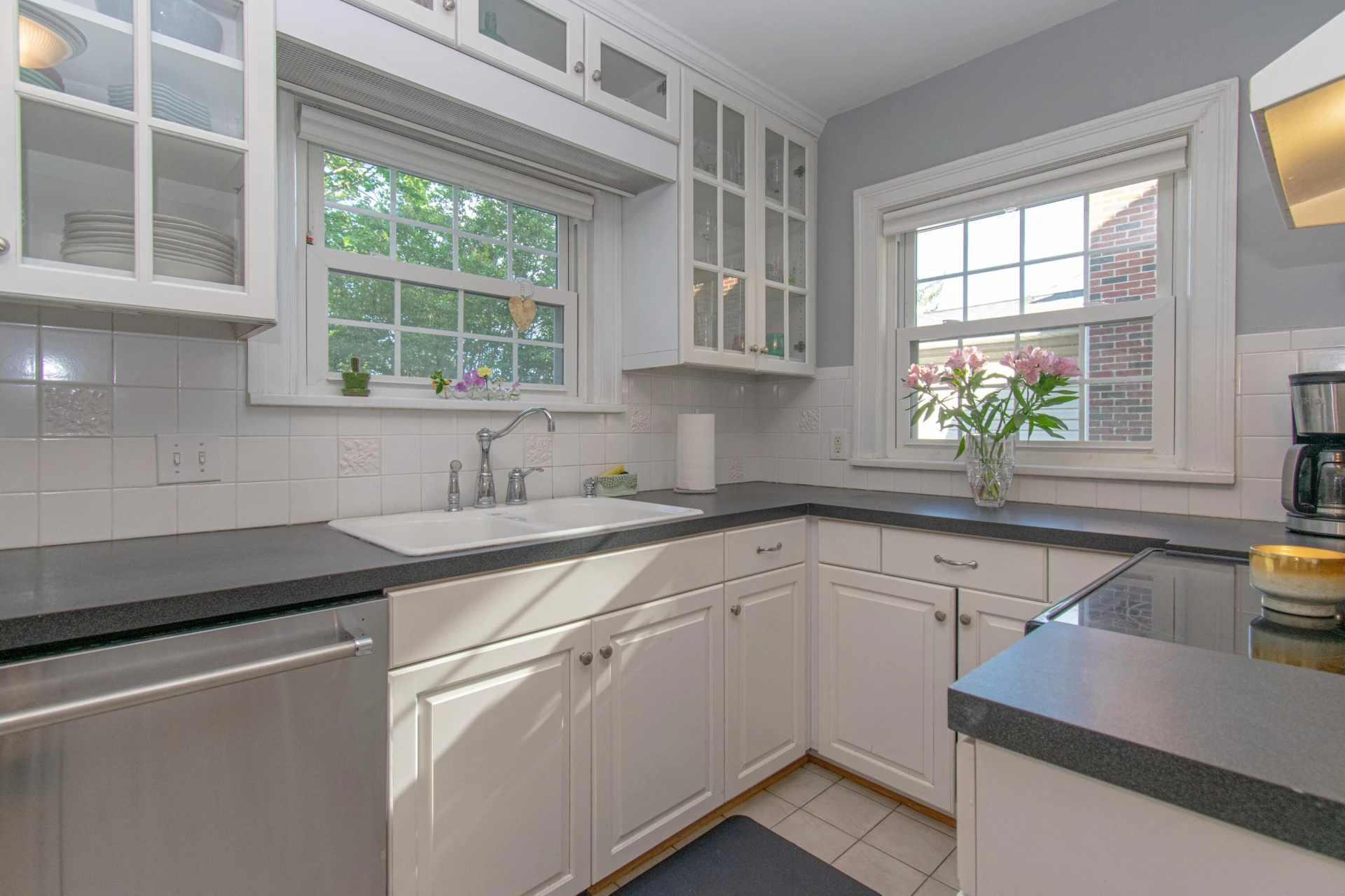 2428 Avenel AVE - Photo 18