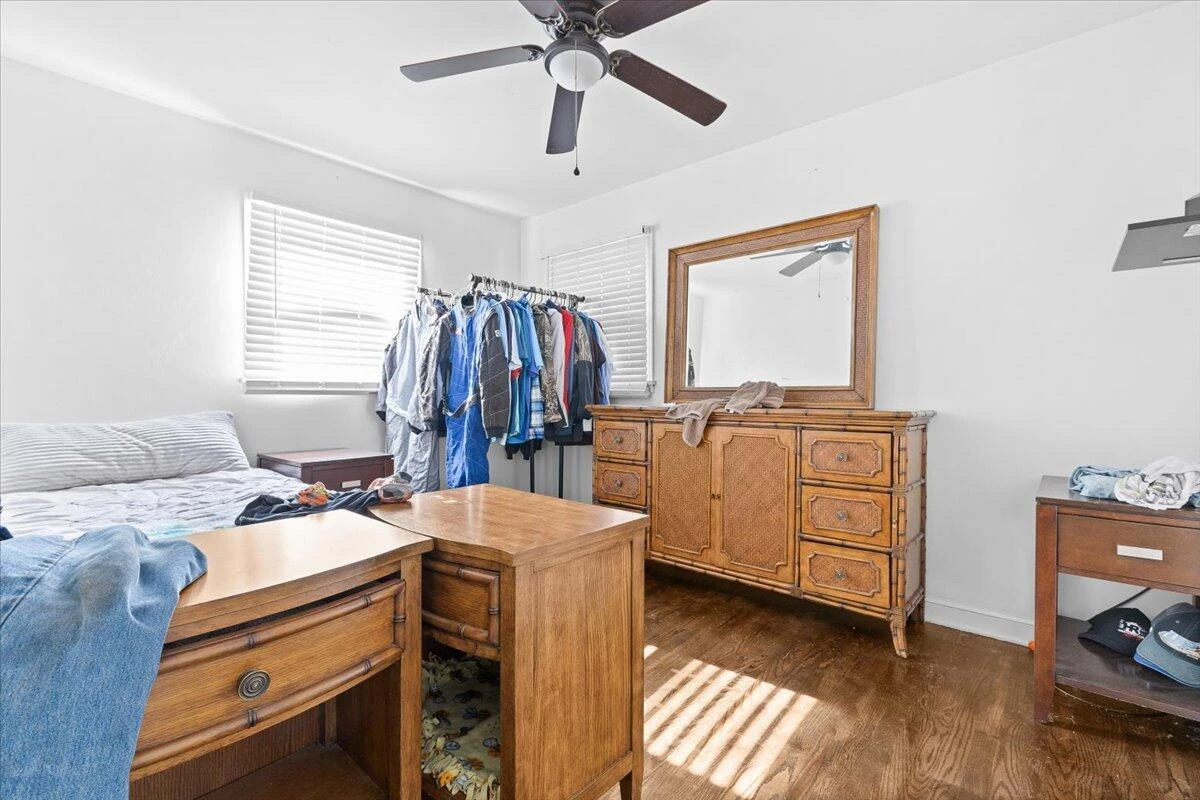 8160 Cloverdale RD - Photo 14