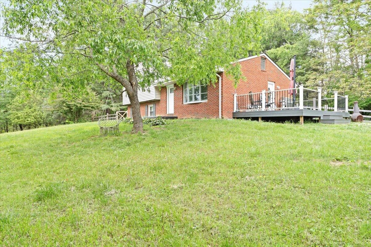 8160 Cloverdale RD - Photo 20