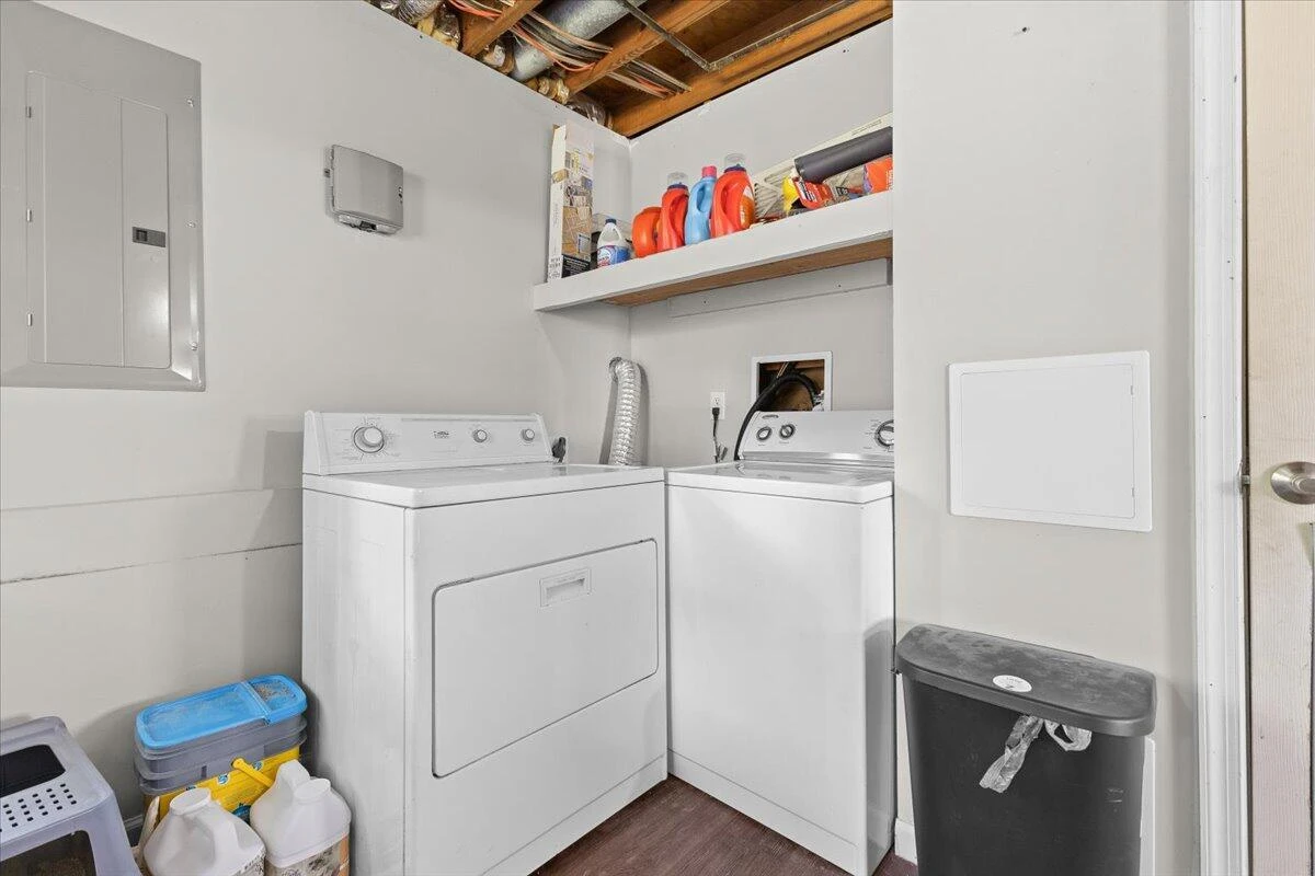 8160 Cloverdale RD - Photo 9
