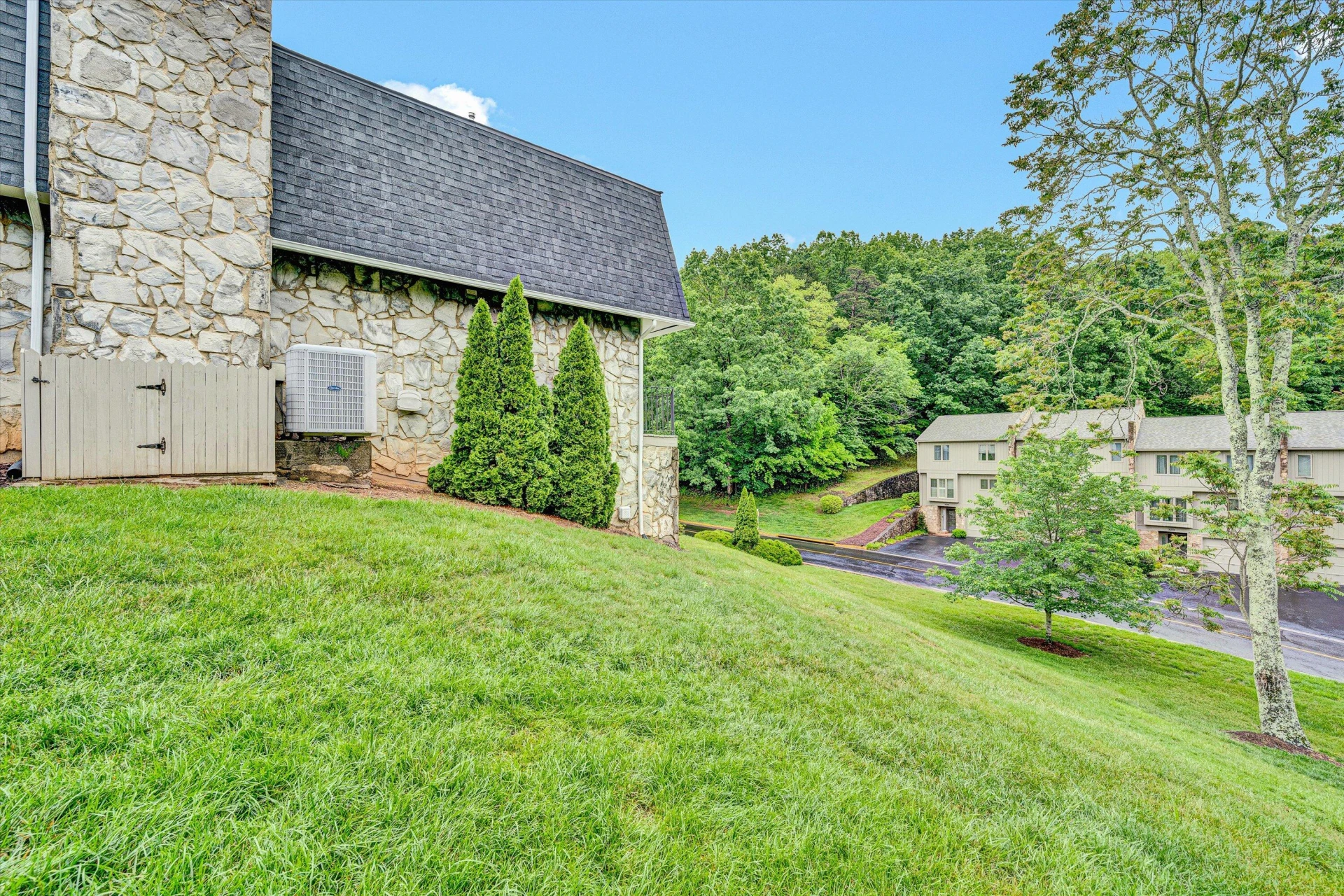3313 Stonehenge Square - Photo 25