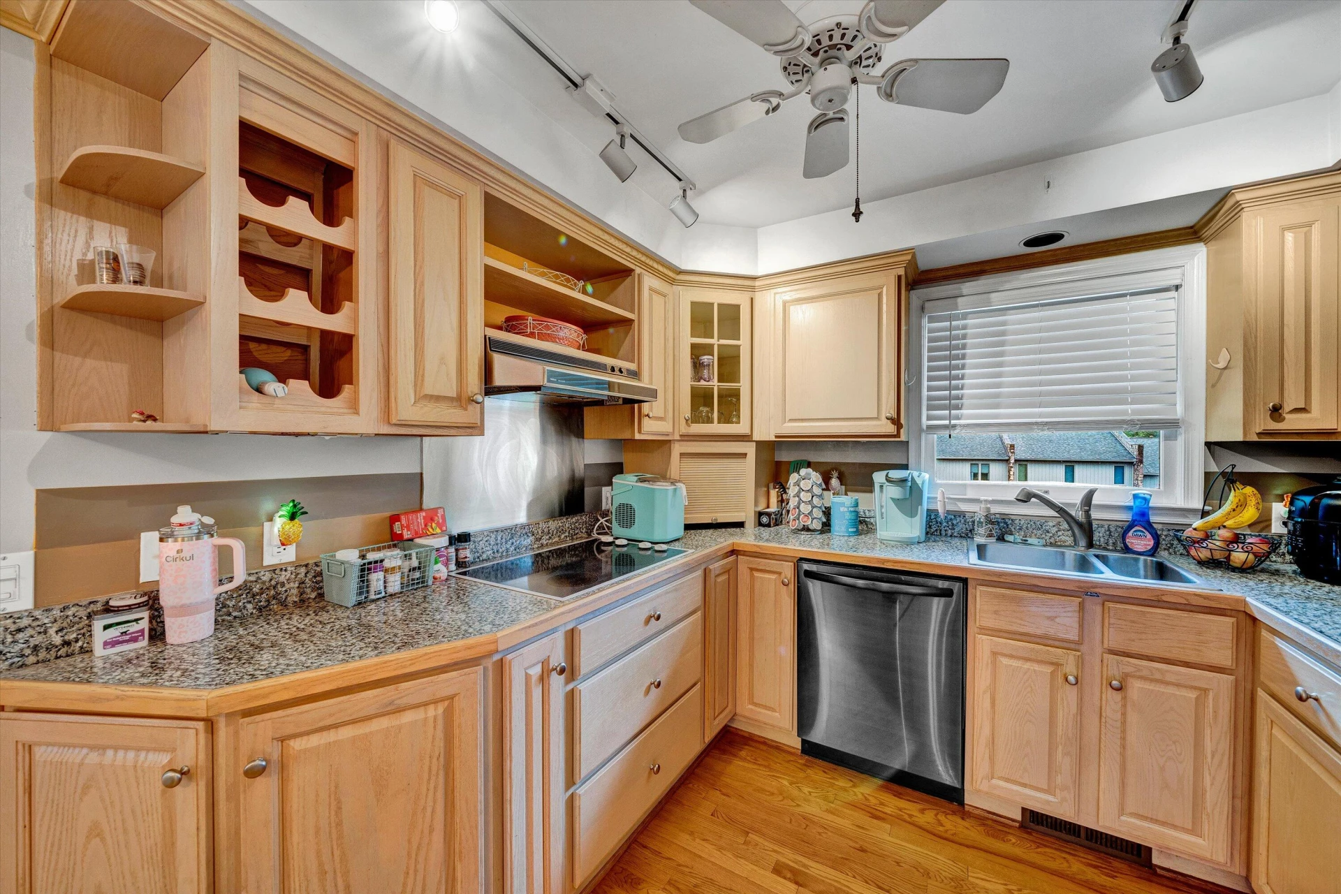 3313 Stonehenge Square - Photo 8
