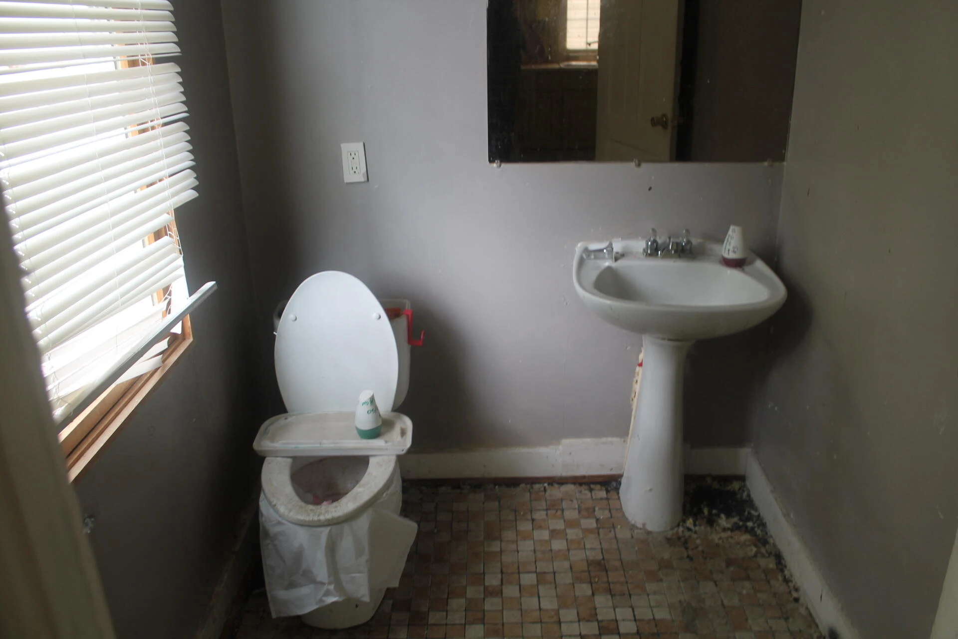 705 Rose AVE - Photo 16