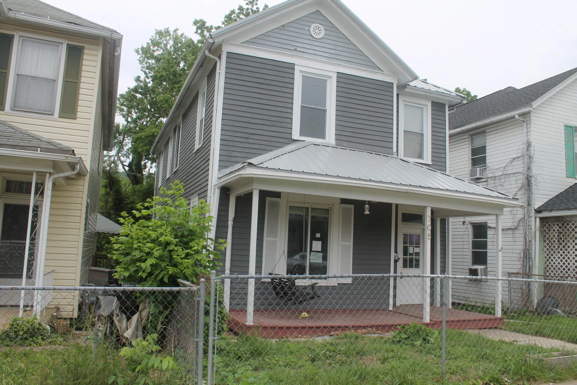 705 Rose AVE - Photo 2
