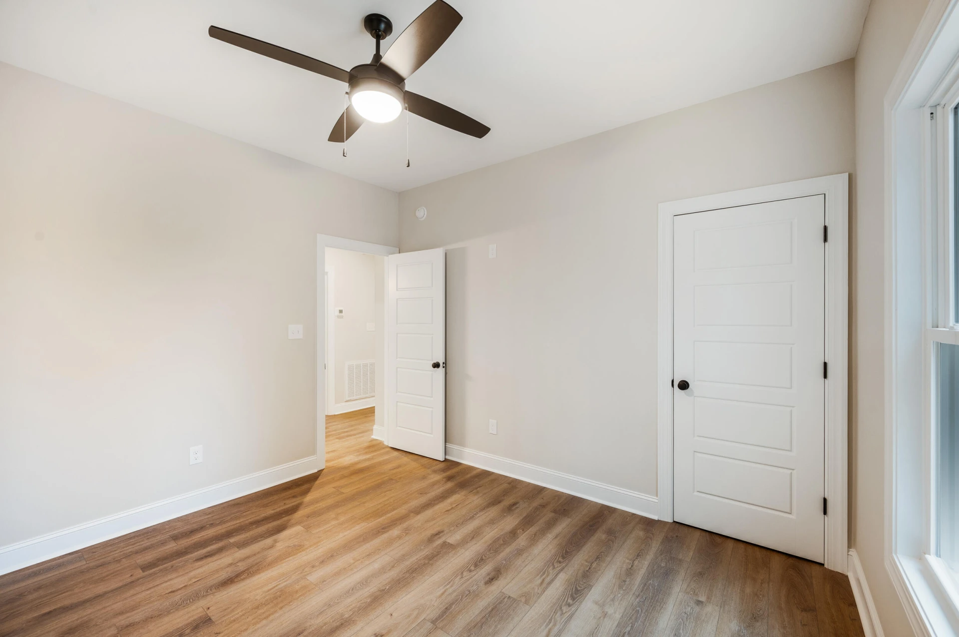 2510 Smith Mountain Lake PKWY - Photo 31