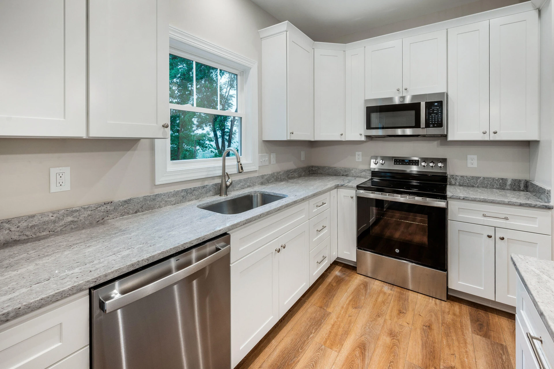 2510 Smith Mountain Lake PKWY - Photo 8