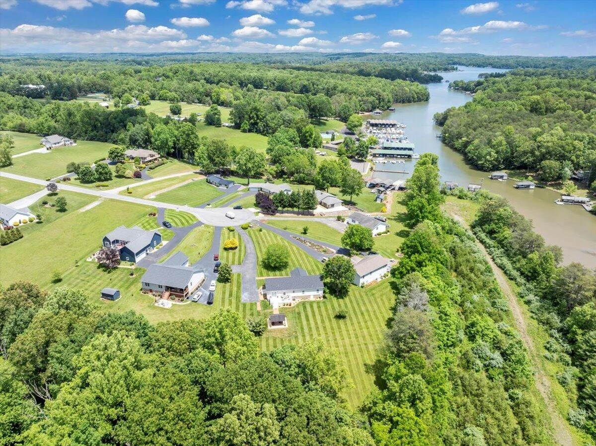 414 Mallard Cove RD - Photo 63