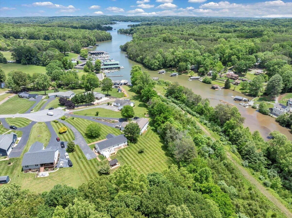 414 Mallard Cove RD - Photo 64
