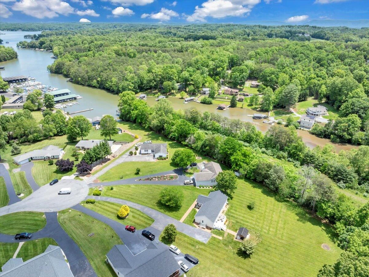 414 Mallard Cove RD - Photo 65