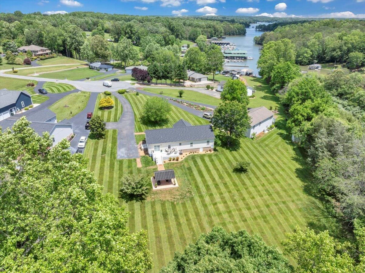 414 Mallard Cove RD - Photo 70