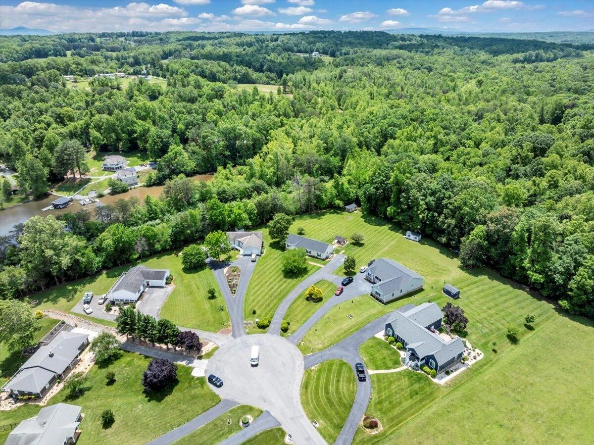414 Mallard Cove RD - Photo 72