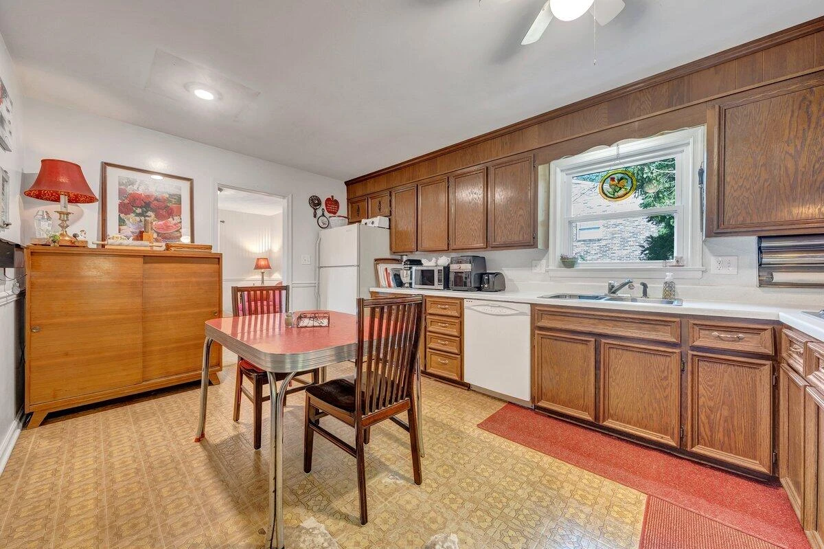 3412 Canter CIR - Photo 16