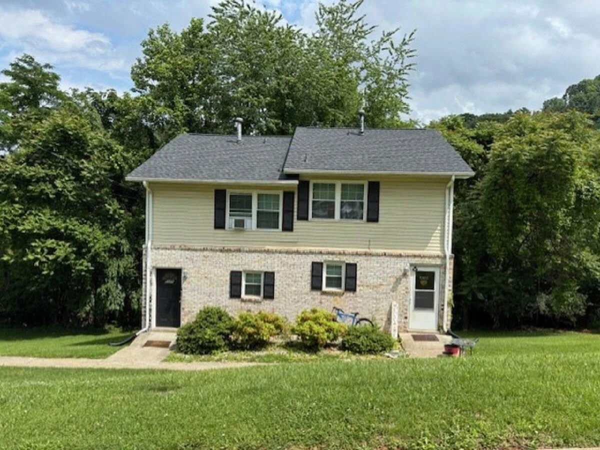 5320 Carolyn CIR #& 5322