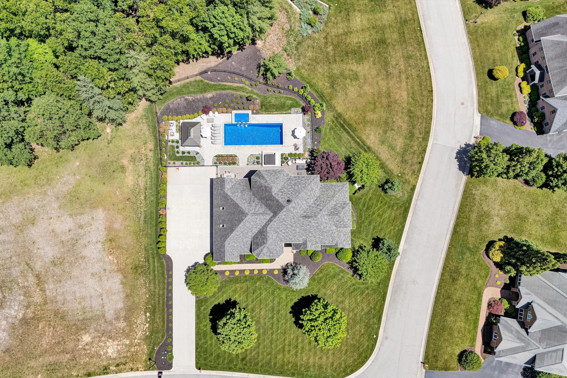 3846 Eagle Crest DR - Photo 3