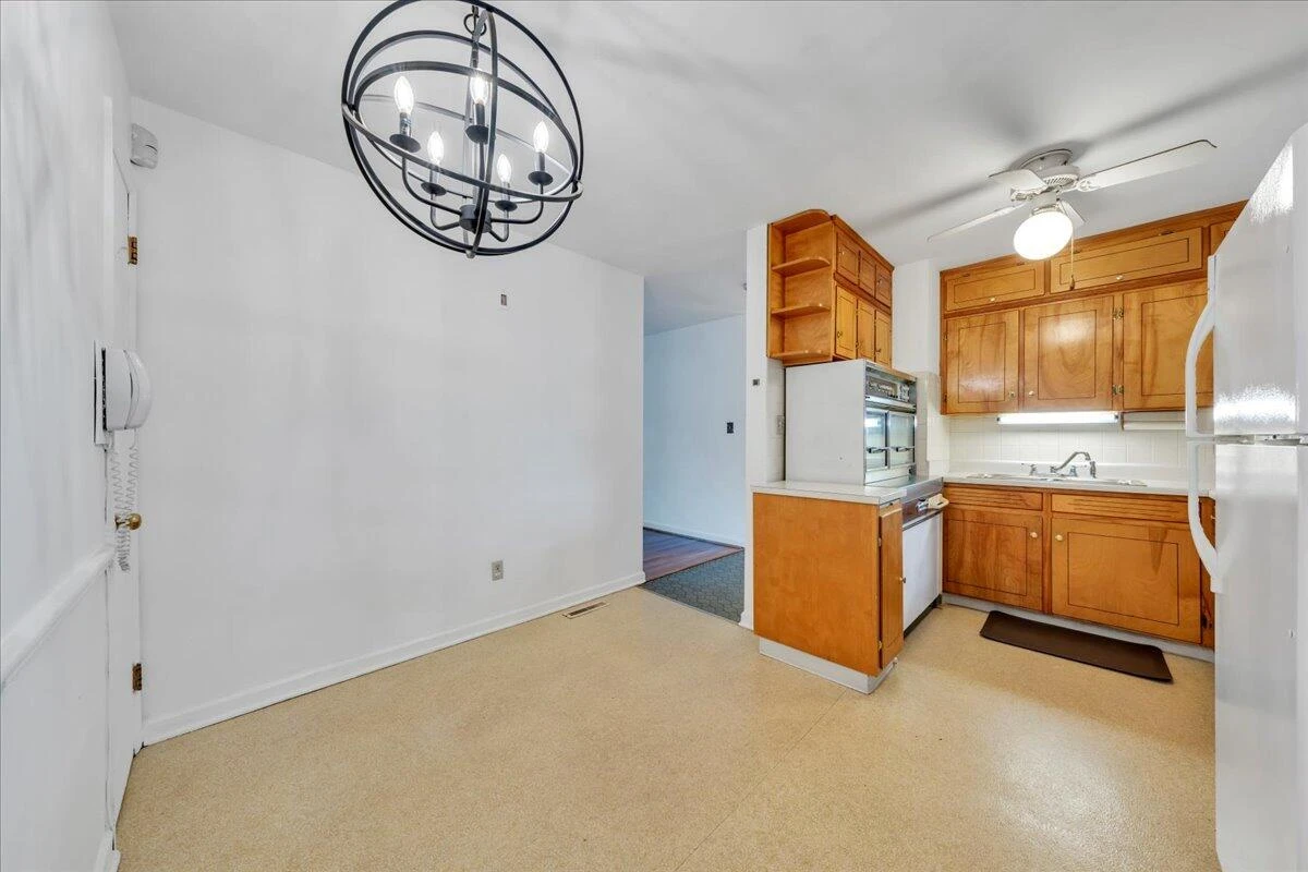 1028 Grayson AVE - Photo 13