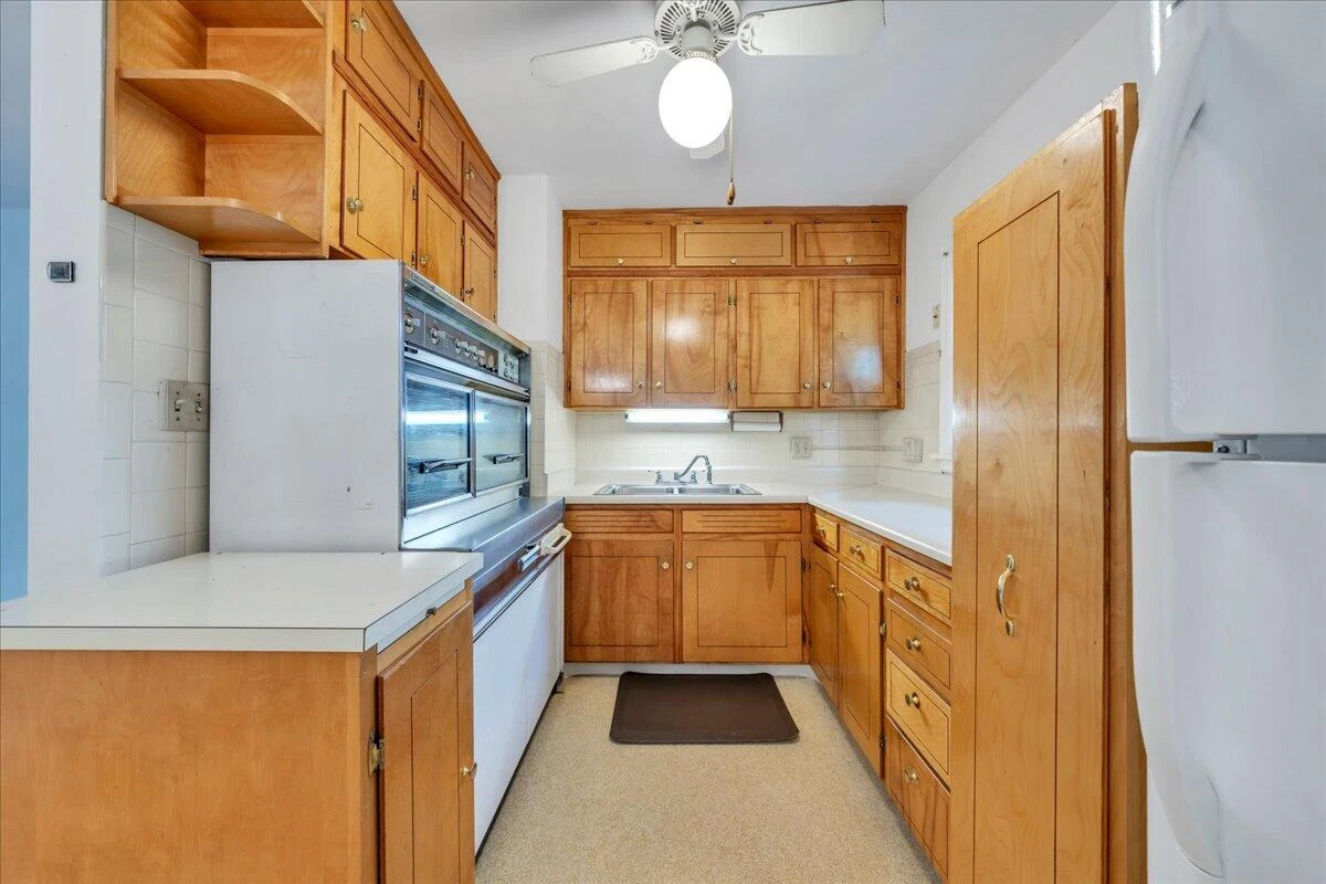 1028 Grayson AVE - Photo 14