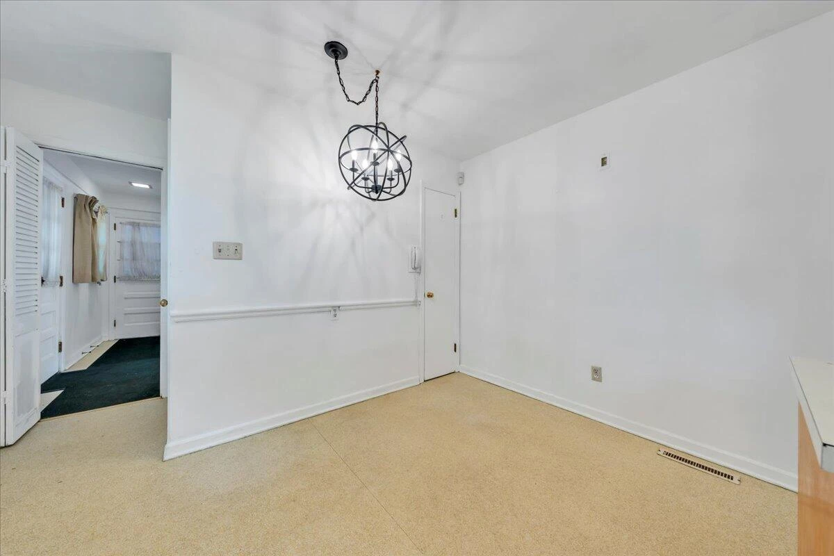 1028 Grayson AVE - Photo 17