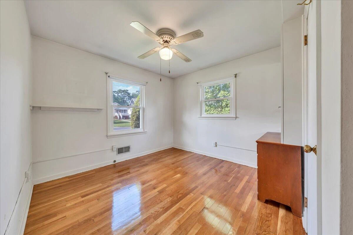 1028 Grayson AVE - Photo 20
