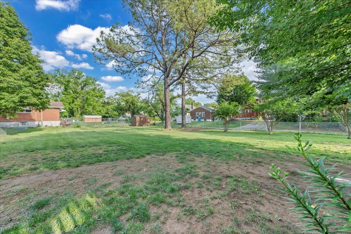 1028 Grayson AVE - Photo 33