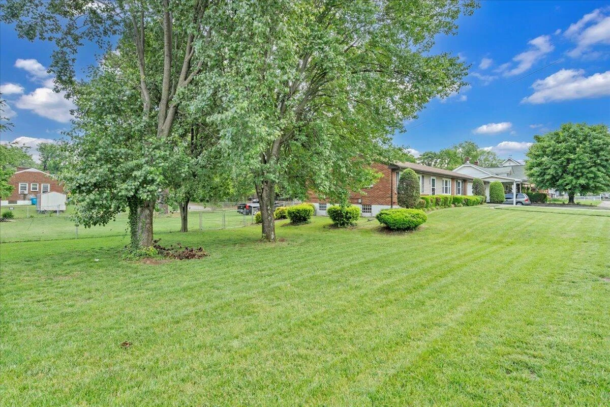 1028 Grayson AVE - Photo 39