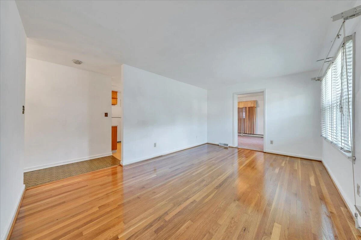 1028 Grayson AVE - Photo 7