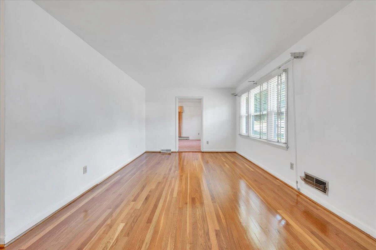 1028 Grayson AVE - Photo 8