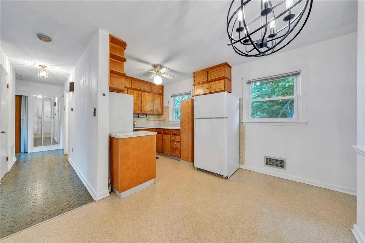 1028 Grayson AVE - Photo 12